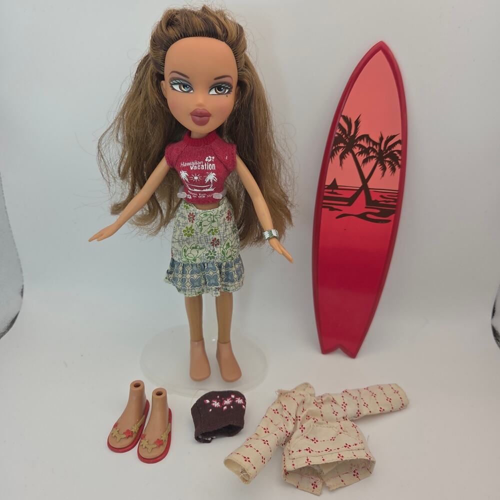 Vintage 2004 Bratz Sun Kissed Summer Yasmin Doll with Surfboard + Clothes